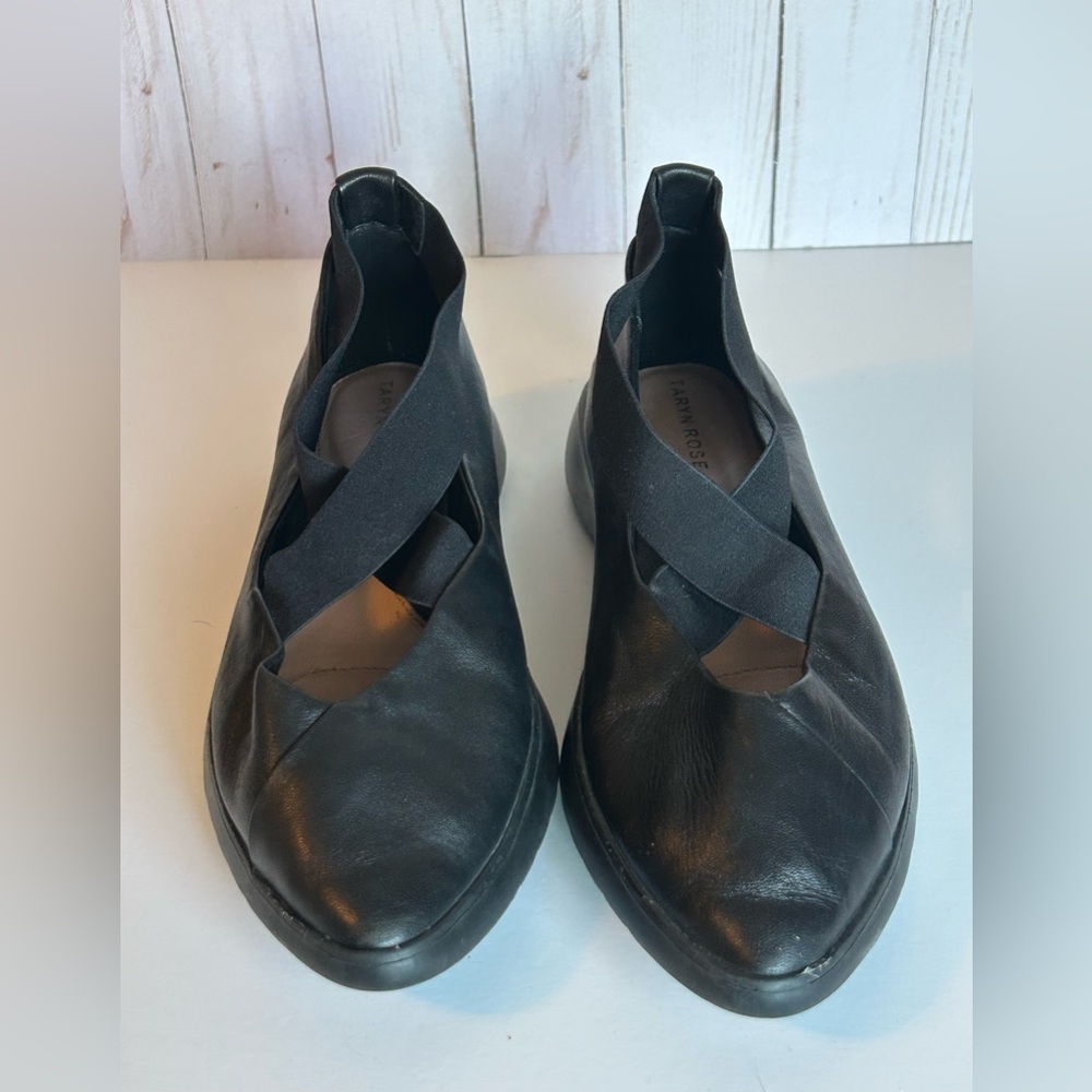 Taryn Rose Black Leather Cross-Over Strap Flats. Classy, Stylish. - Picture 1 of 11